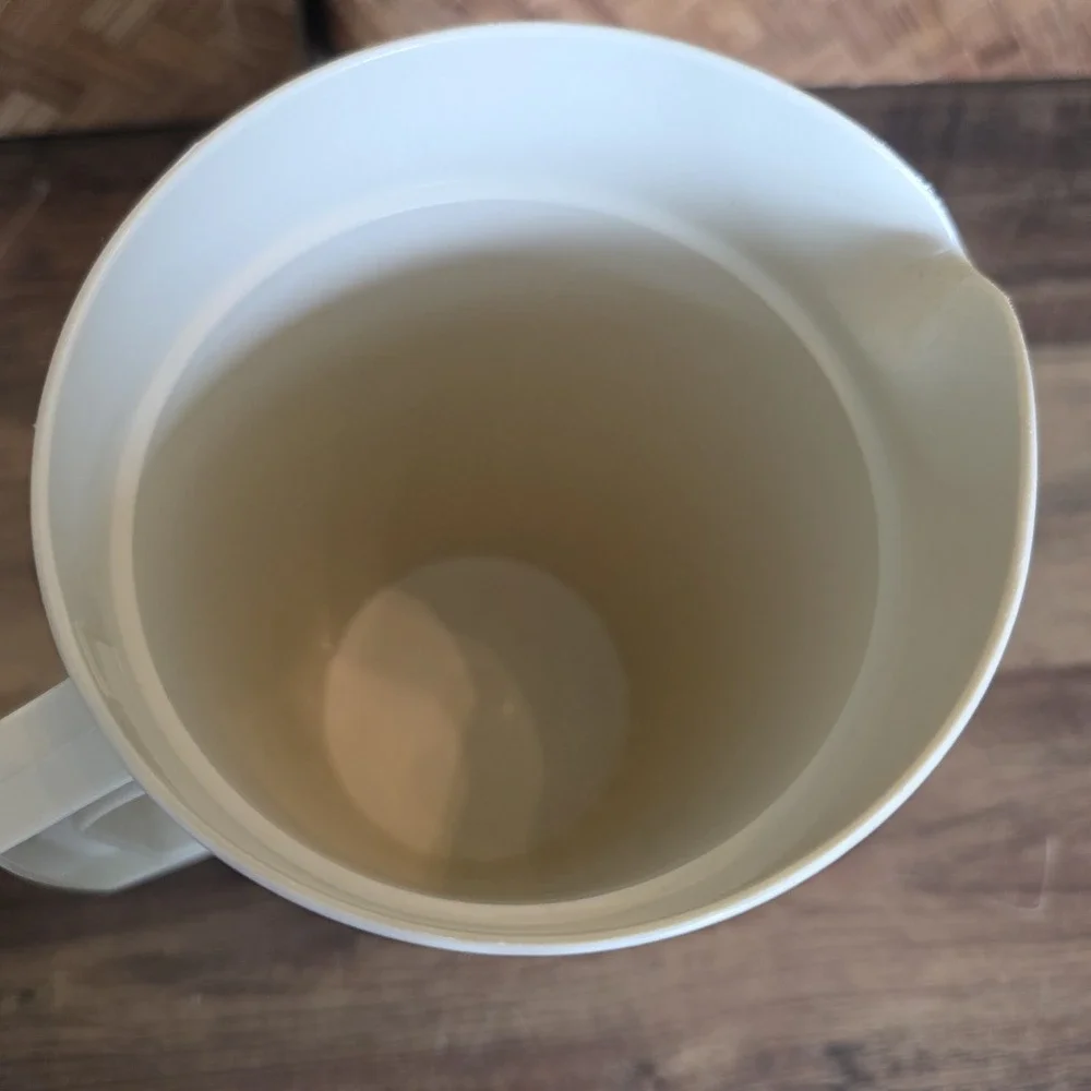 Tupperware Pitcher Almond Harvest 2 Qt 874-8 Push Button Lid Gold Vintage
